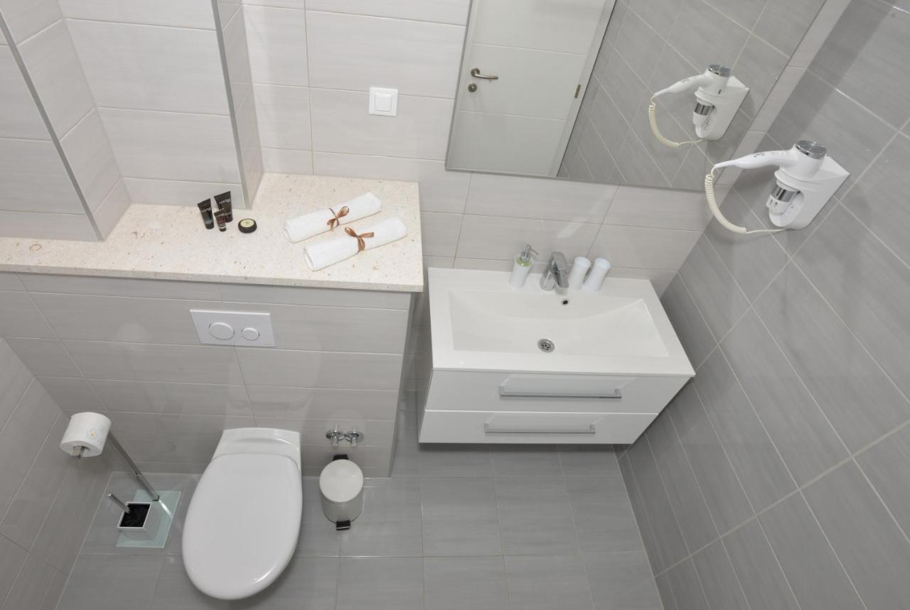 Villa Dalmatia Apartments Брела Екстериор снимка