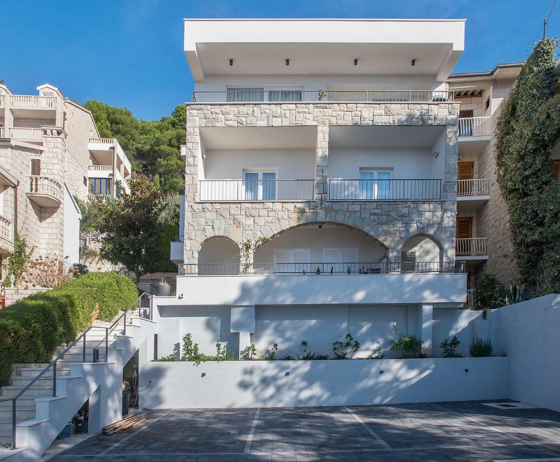Villa Dalmatia Apartments Брела Екстериор снимка