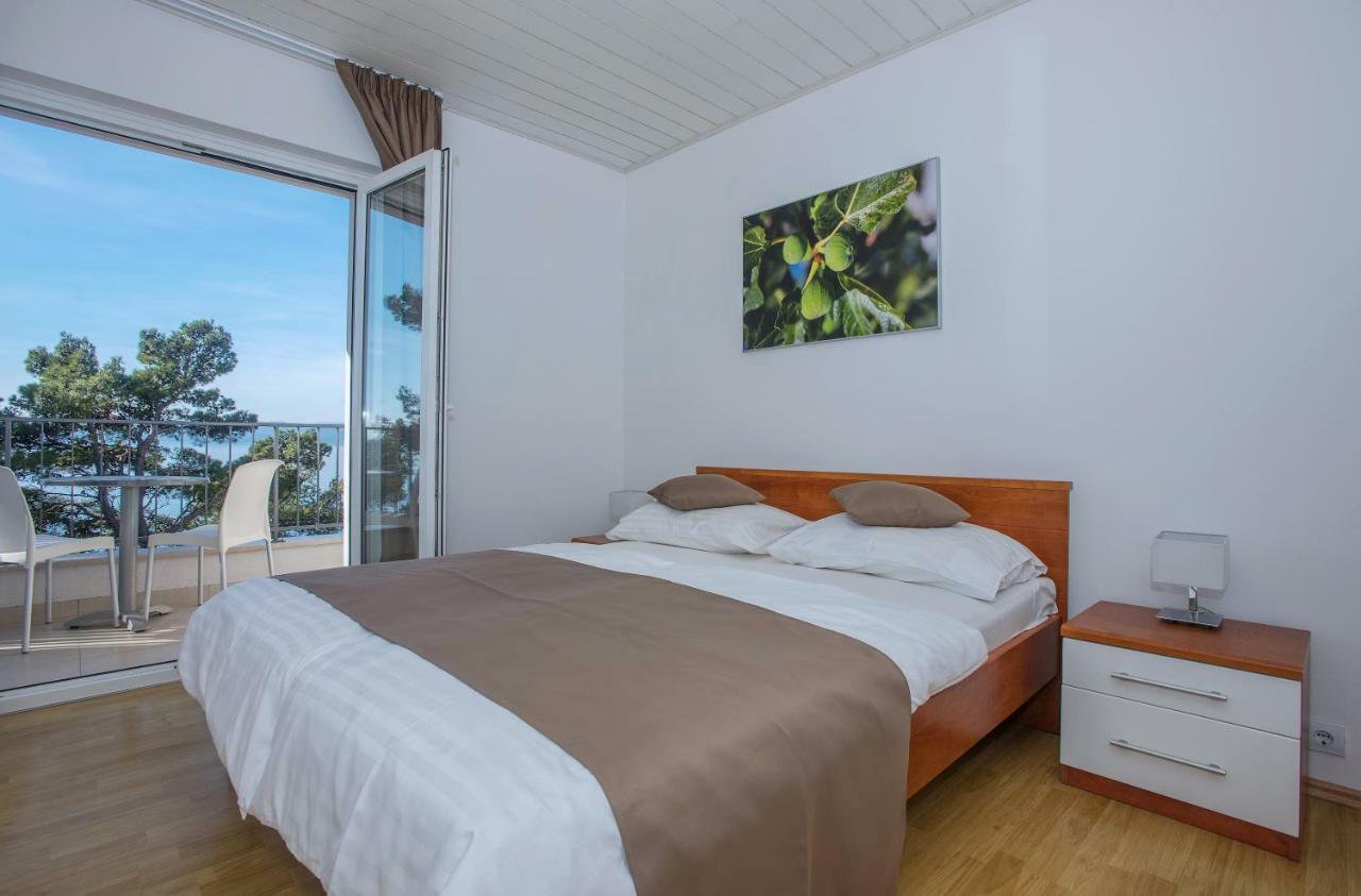 Villa Dalmatia Apartments Брела Екстериор снимка