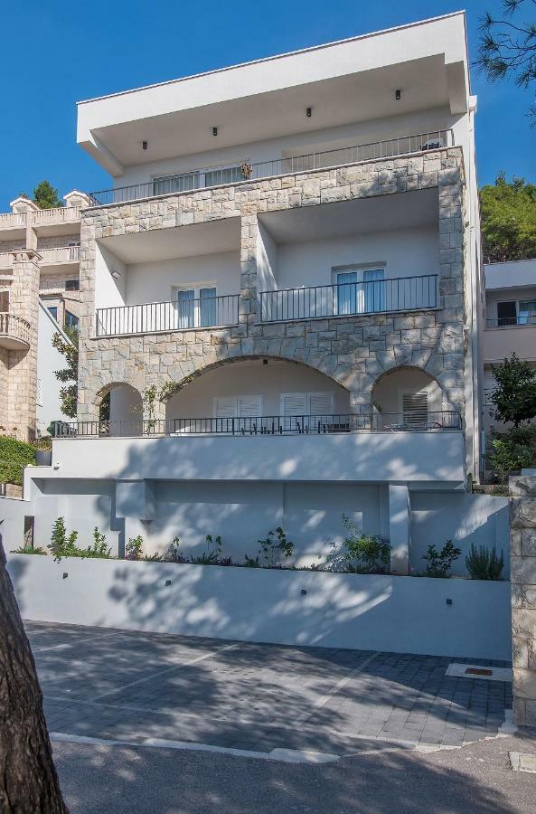 Villa Dalmatia Apartments Брела Екстериор снимка